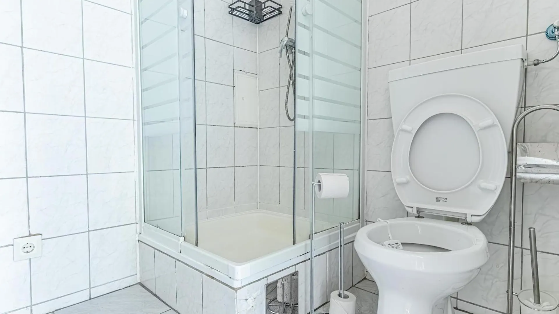 Cozy 1BR Apt,TV and Netflix, Close to Metro Lines Vídeň Apartmán